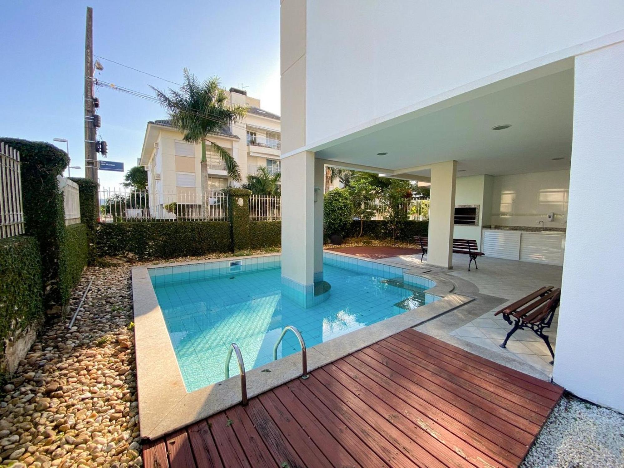Completo 2 Piscina Jurere